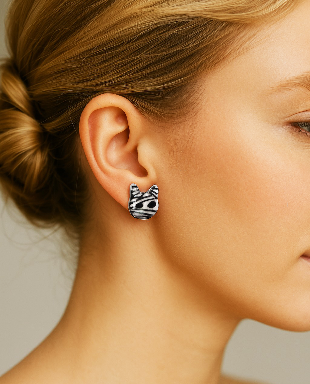 Mummy Cat Studs